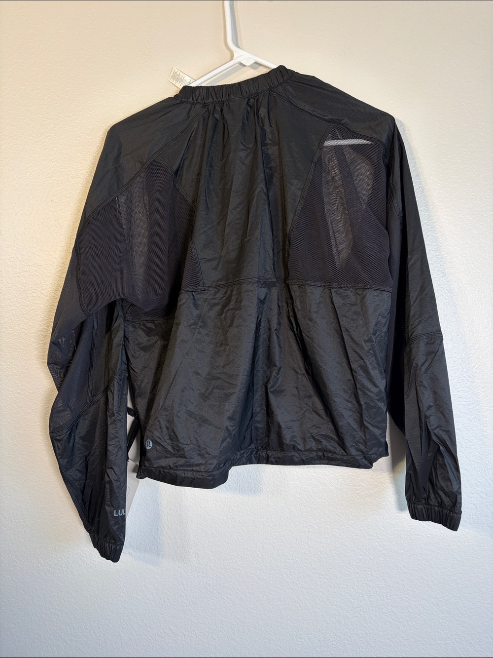 lululemon athletica Black Lightweight Mesh-Panel Zip Jacket - Picture 8 of 8